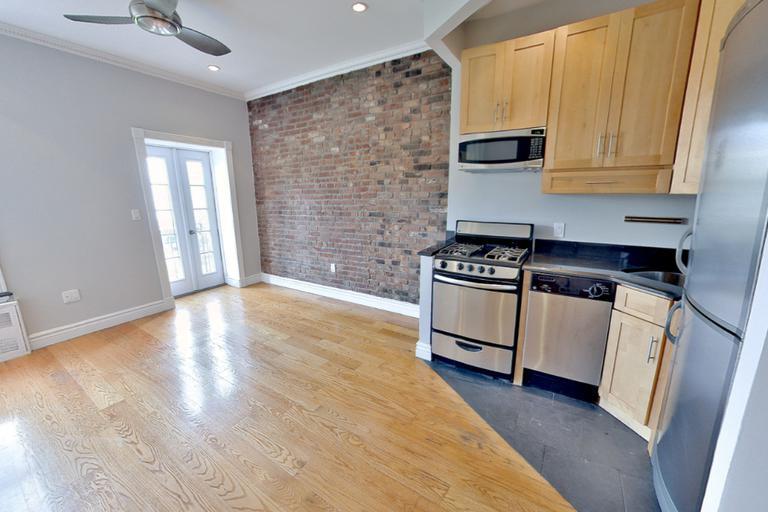 Foto principal - 424 E 9th St