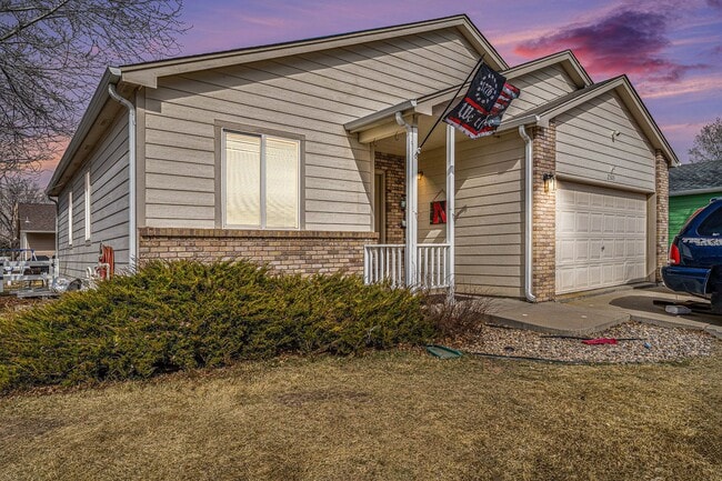 Building Photo - Recently Updated 3Bd 2bath Ranch