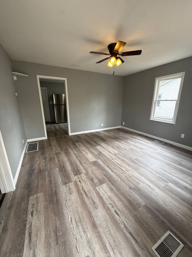 Foto del edificio - 3 bedroom/1 bathroom house