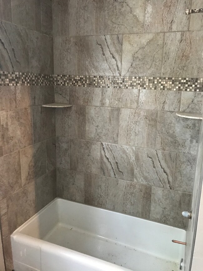 Building Photo - 3/2/1 Gilmer Fenced Yard