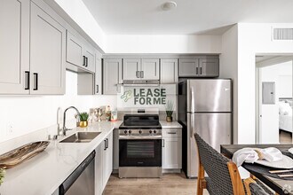 Building Photo - 14526 Kittridge St