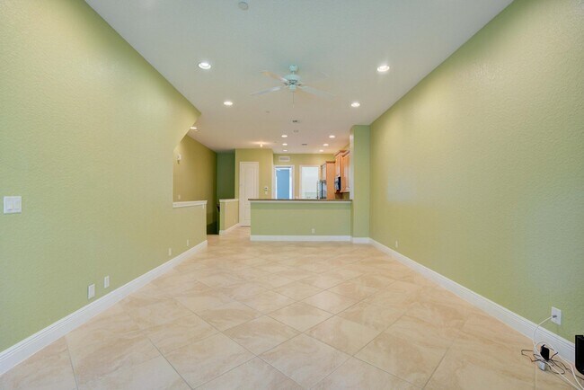 Building Photo - 5113 Artesa Way W