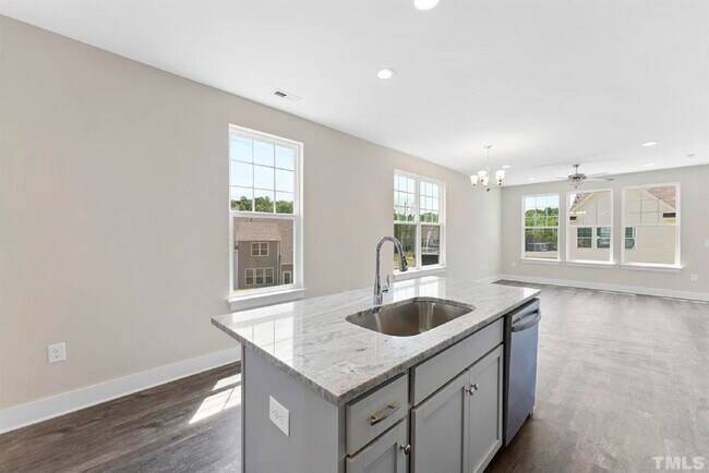Foto del edificio - 910 Hillman Ln