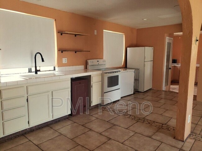 Foto del edificio - 3745 Brant St