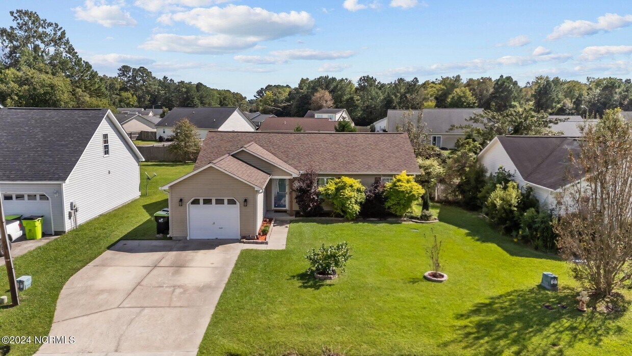 Foto principal - 131 Oakley Dr