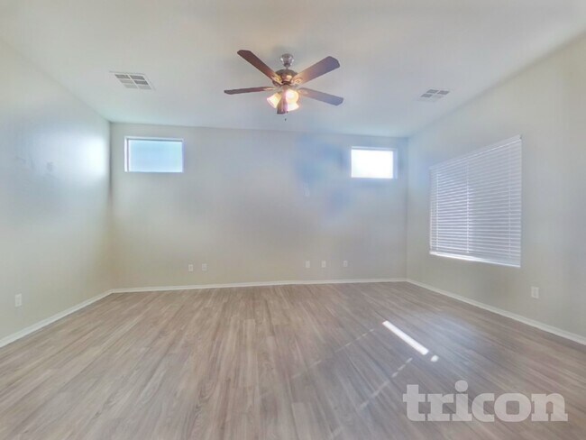 Foto del edificio - 25825 W Crown King Rd