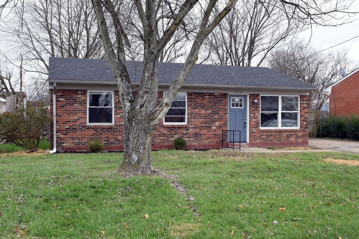 Primary Photo - House in Hillview for rent