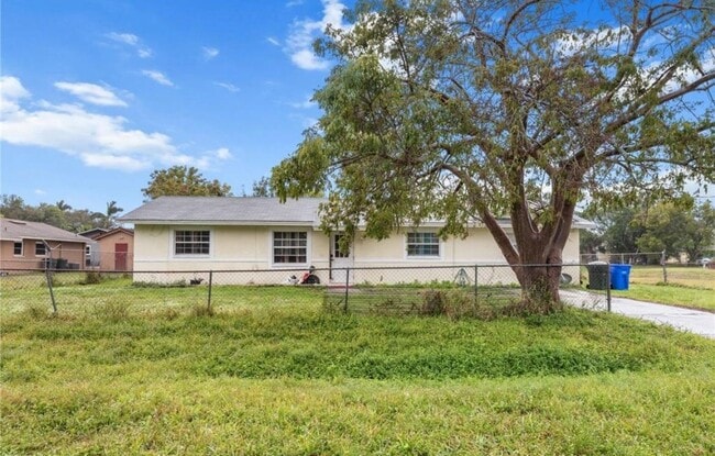 Building Photo - 6135 Markland Ave