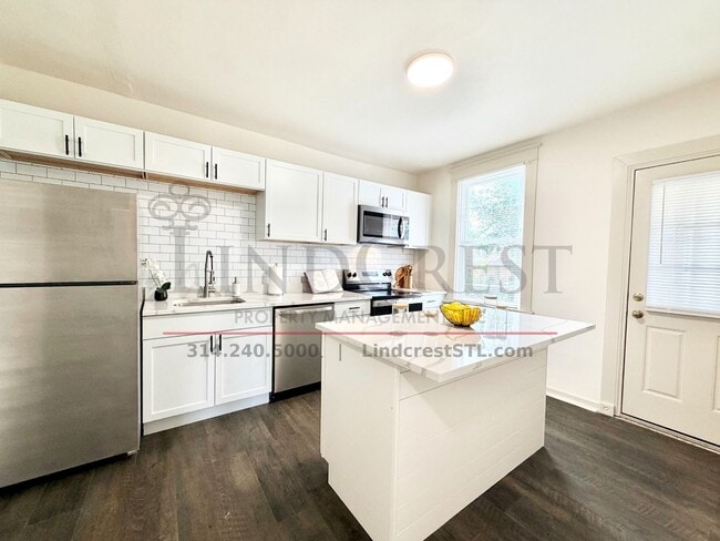 Building Photo - 4840 Gardenville Ave