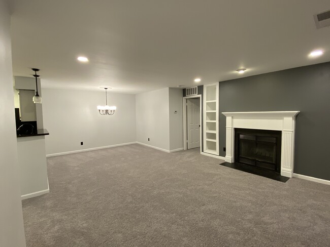 Building Photo - 7503 Ashby Ln