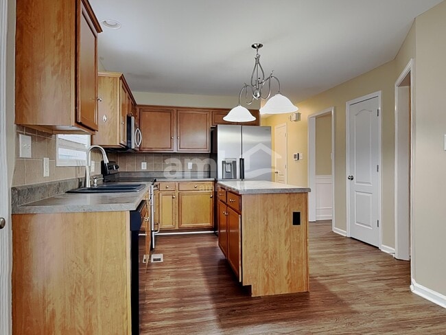 Foto del edificio - 5523 Golden Gate Rd