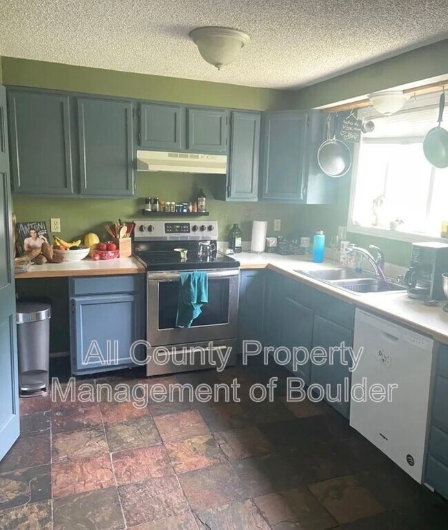 Building Photo - 4547 Beachcomber Ct