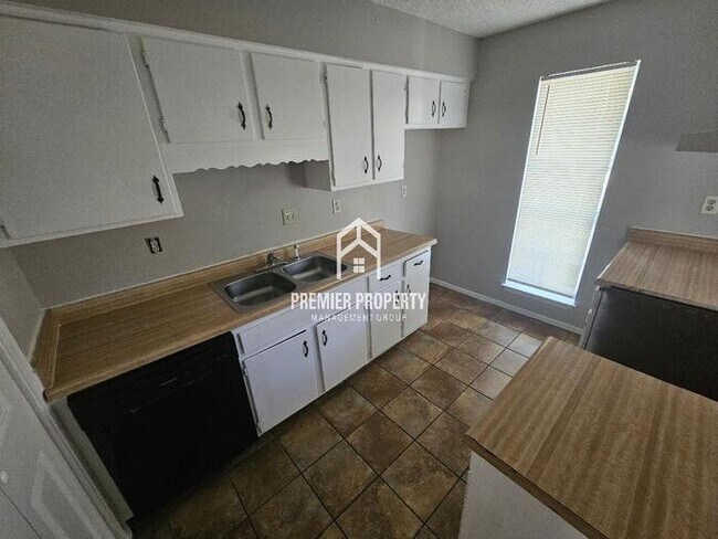 Foto del edificio - 3971 Wildwind Cove