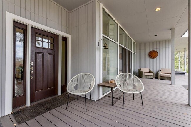 Foto del edificio - 3602 Stoneridge Rd