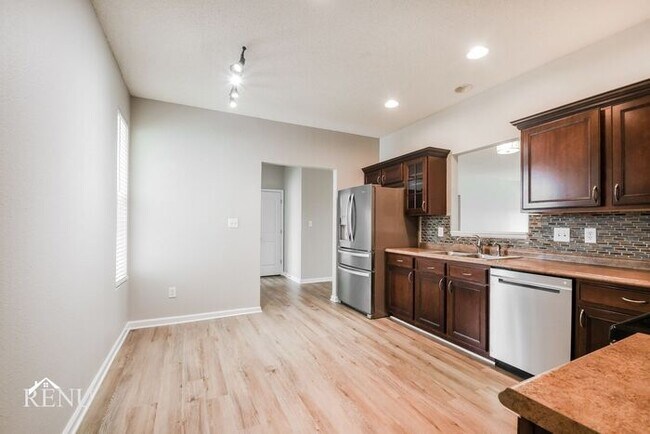 Foto del edificio - 4258 Amesbury Pl