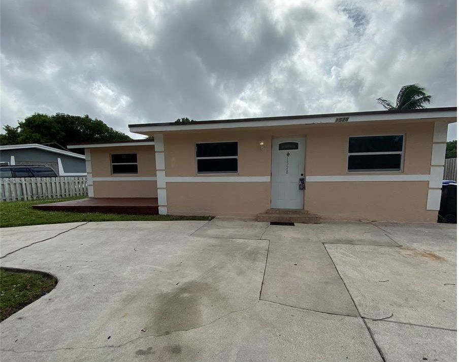 Foto principal - 1528 NW 15th Pl