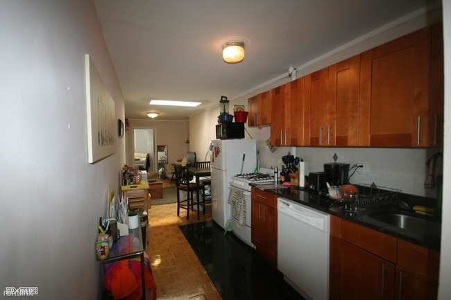 Foto del edificio - 533 E 13th St