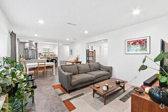 Building Photo - 2664 S La Brea Ave