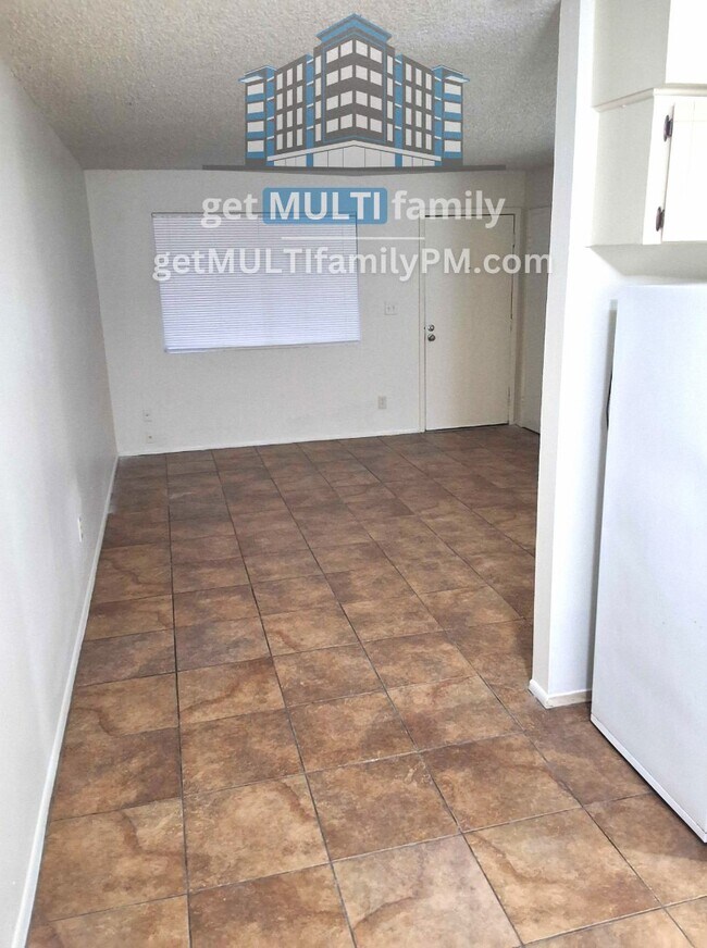 Building Photo - New Rental Listing in Phoenix!