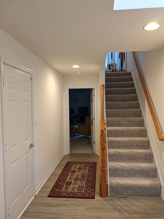 6943 Lerwick Ct, Alexandria, VA 22315 Townhouse for Rent in Alexandria, VA