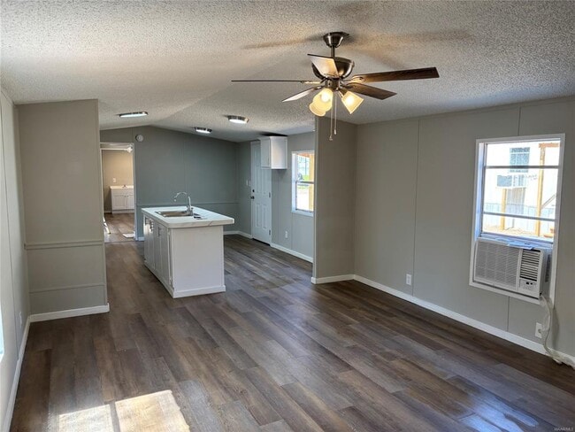 Foto del edificio - 1322 Aquila Dr