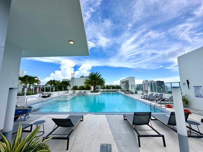 Foto del edificio - 527 SW 5th Ave