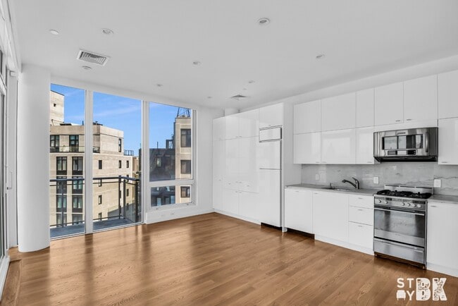 Building Photo - 525 Clinton Ave