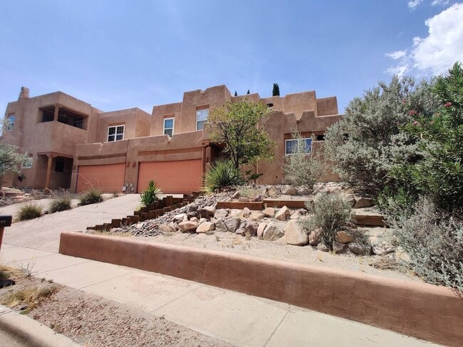 Building Photo - Beautiful 2 Story Town Home Located off of...