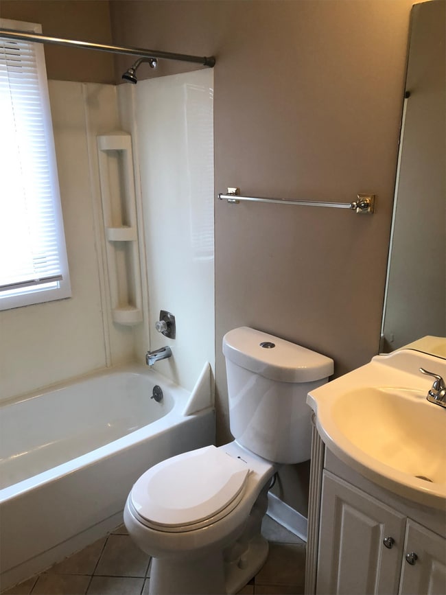 Photo - 2004 Spencer St House