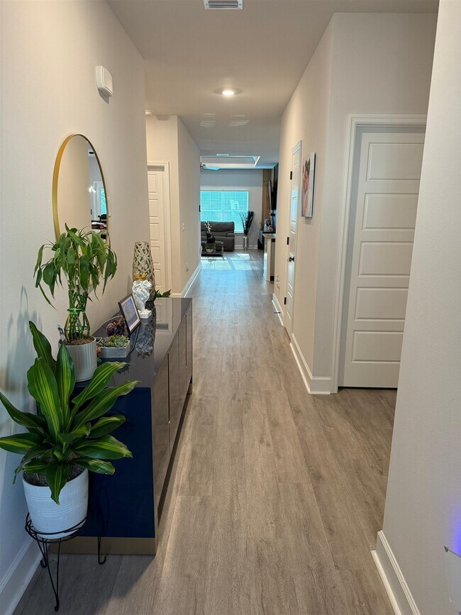 Building Photo - 2058 Hansel Hl Dr