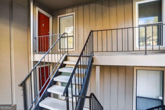 Foto del edificio - 8740 Roswell Rd