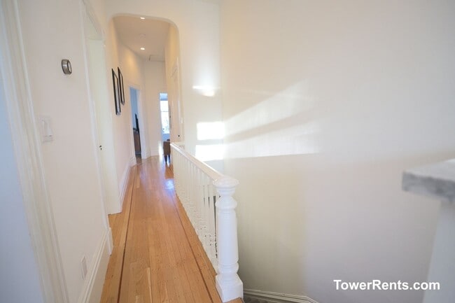 Building Photo - 208-210-210 Fair Oaks St