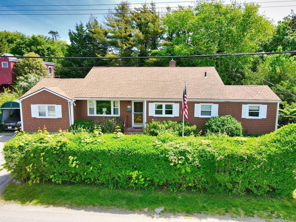 Primary Photo - 84 Coggeshall Ave