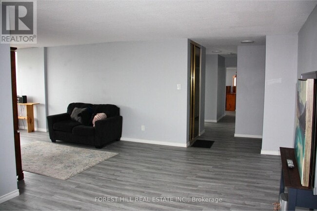 Building Photo - 133-2133 Torresdale Ave