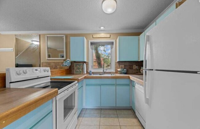 Foto del edificio - Beautifully Furnished Loft Condo in Fairfield Harbour Available Jan 5 - Utilities Included!