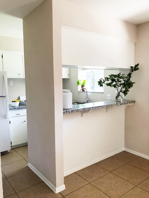 kitchen3.jpg - Pine Village Boutique Apartments
