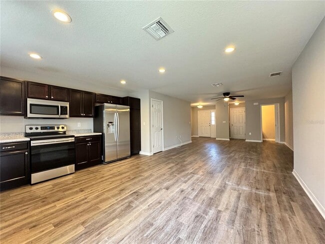 Building Photo - 3127 24th St W