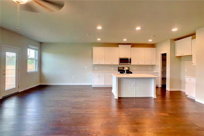 Building Photo - 12205 Coyote Call Way