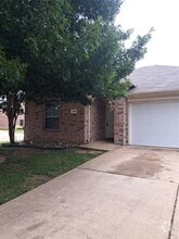 Building Photo - 400 Angler Dr