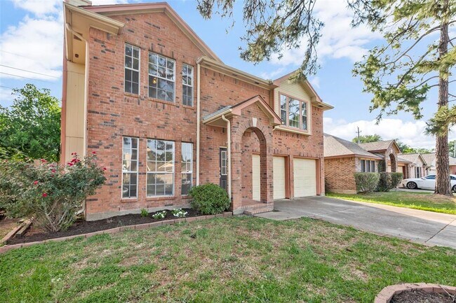 Building Photo - 13915 Dentwood Dr