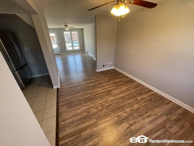 Foto del edificio - 7926 St Claire Ln