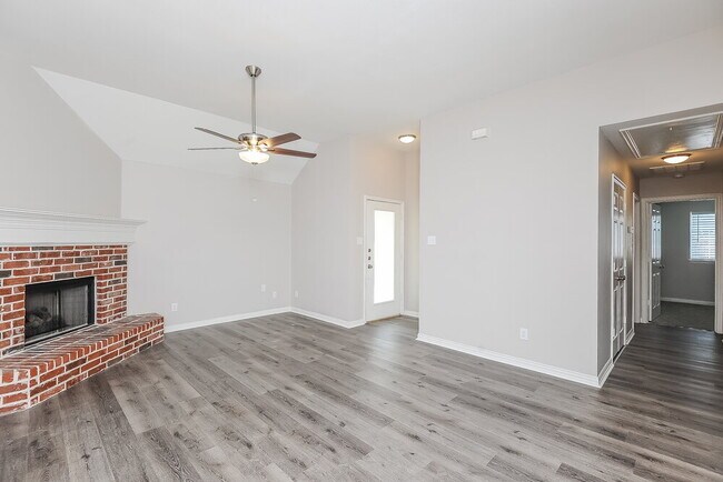 Building Photo - 214 Dove Meadows