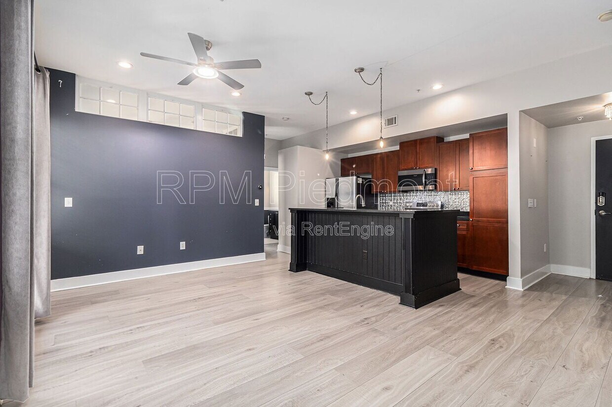 Foto principal - 925 Garrett St