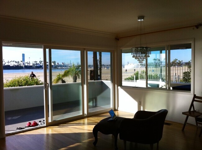 Living Room - 30 5th Pl