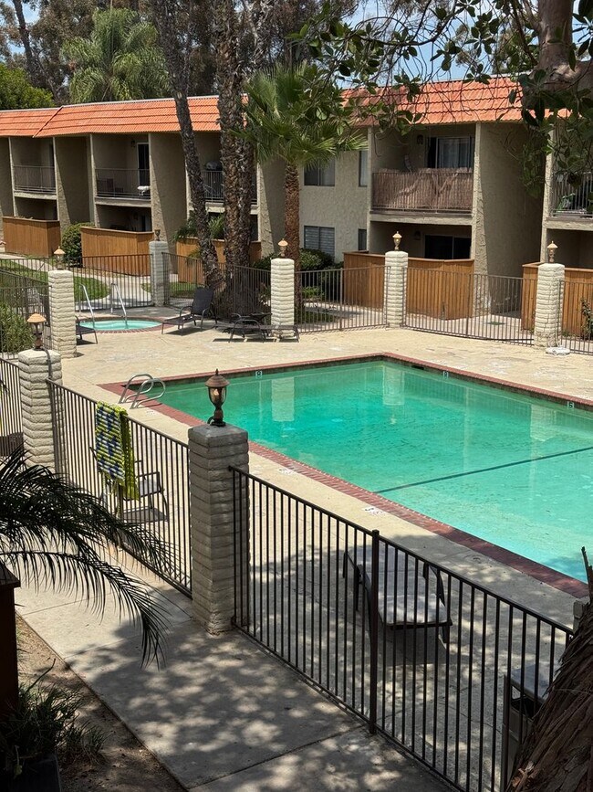 Foto del edificio - Near Parkway Plaza - 2 Bedrooms/2 Baths with Central Air Conditioning@ Sunterra