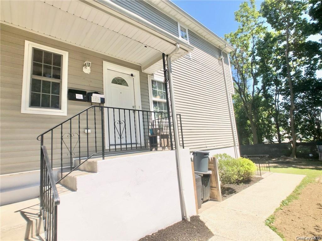 Primary Photo - 182 Lincoln Ave