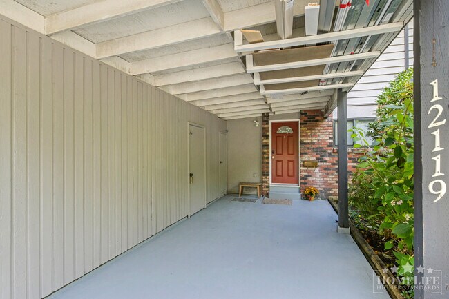 Photo du bâtiment - Exceptional 3-Bedroom Townhouse in Highly ...