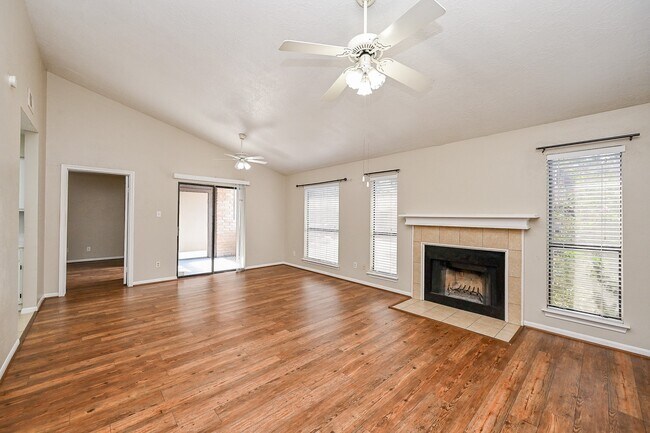 Foto del edificio - 12755 Mill Ridge Dr