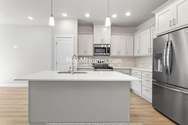 Building Photo - New Luxury Townhome in South Cooper Mountain!