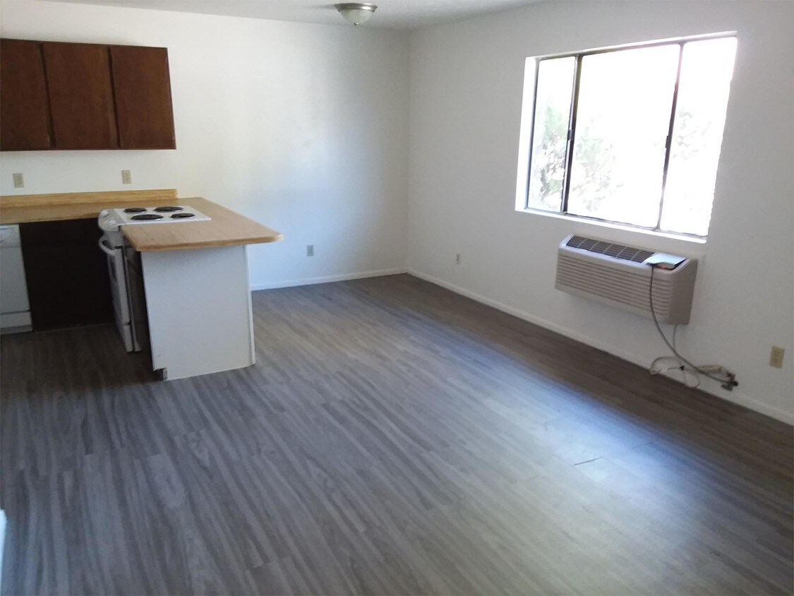Foto principal - 314 E Comanche St